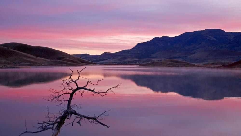 Dusk Serenity Over a Pink Reflection wallpaper