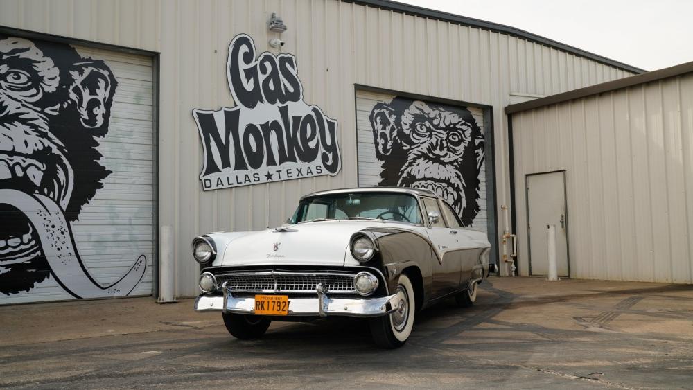 Vintage Elegance A Classic Ford Crown at Gas Monkey wallpaper