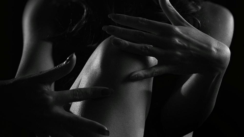 Sensual Elegance in Shades of Black and White wallpaper