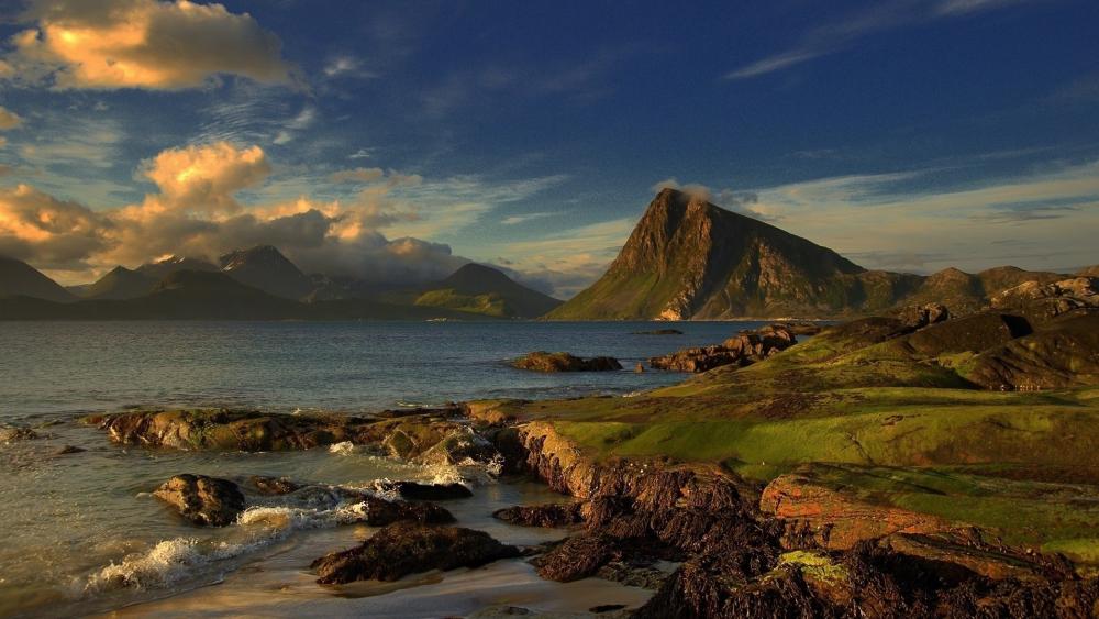 Serene Mountain Lake at Sunset wallpaper