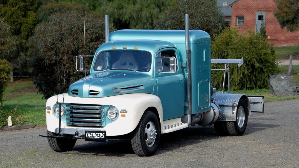 Vintage Elegance in Motion: Classic Ford Truck wallpaper