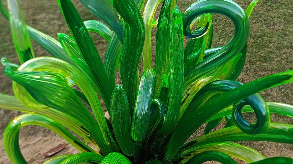 Green Glass Botanicals in Artistic Splendor wallpaper