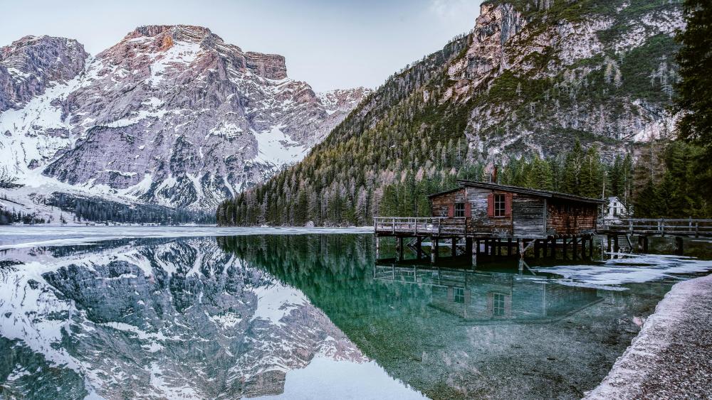 Stunning Lakeside Serenity in Italy's Dolomites wallpaper
