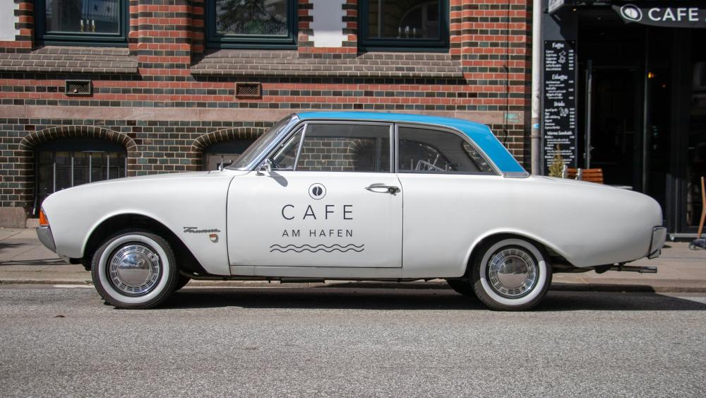 Vintage Elegance on Wheels: Classic Ford Taunus Wallpaper wallpaper