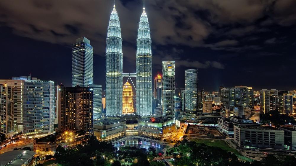 Petronas Towers Illuminated Night View Kuala Lumpur wallpaper