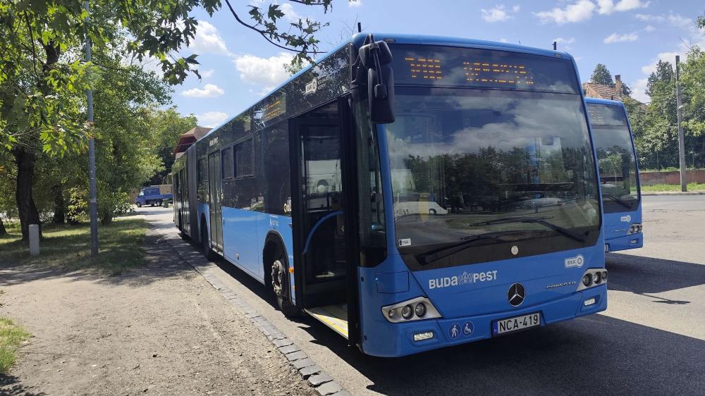 Budapest BKK bus wallpaper