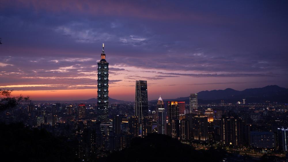 Twilight Glow Over Taipei 101 Skyline wallpaper