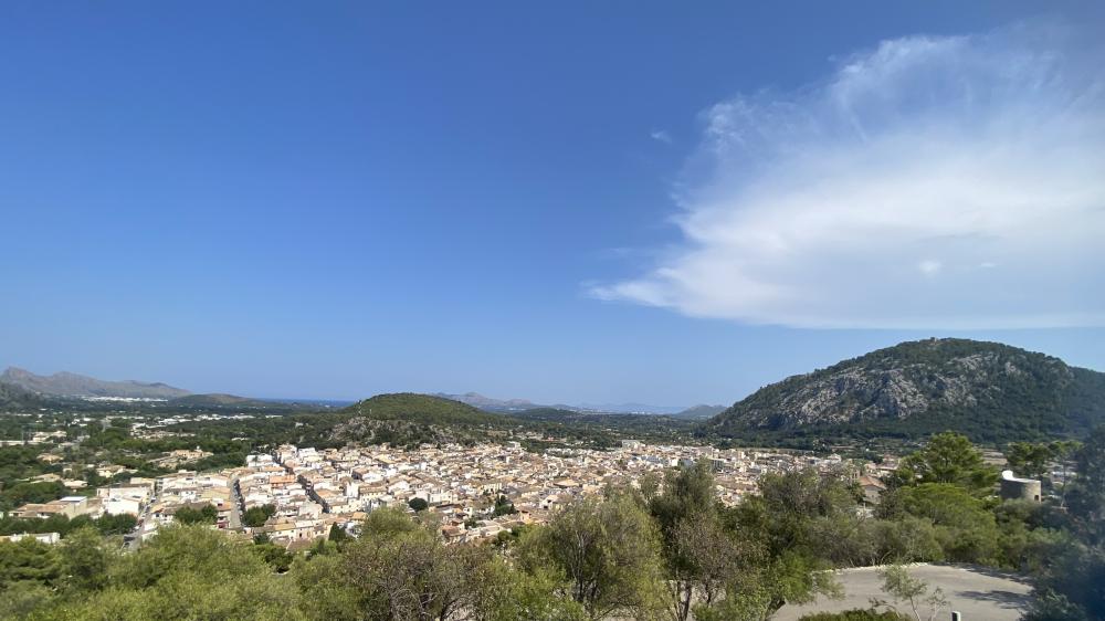 Cityscape Charm Spain in Focus wallpaper