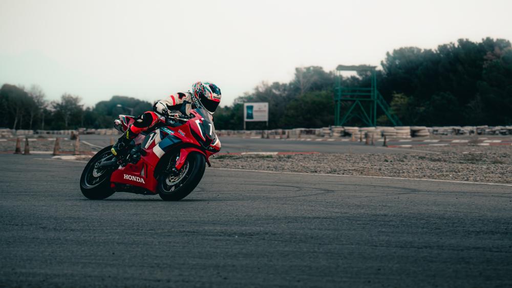 Red Honda Dominates Tehran's Azadi Race Track wallpaper