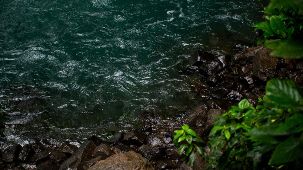 Waterfall Edge wallpaper