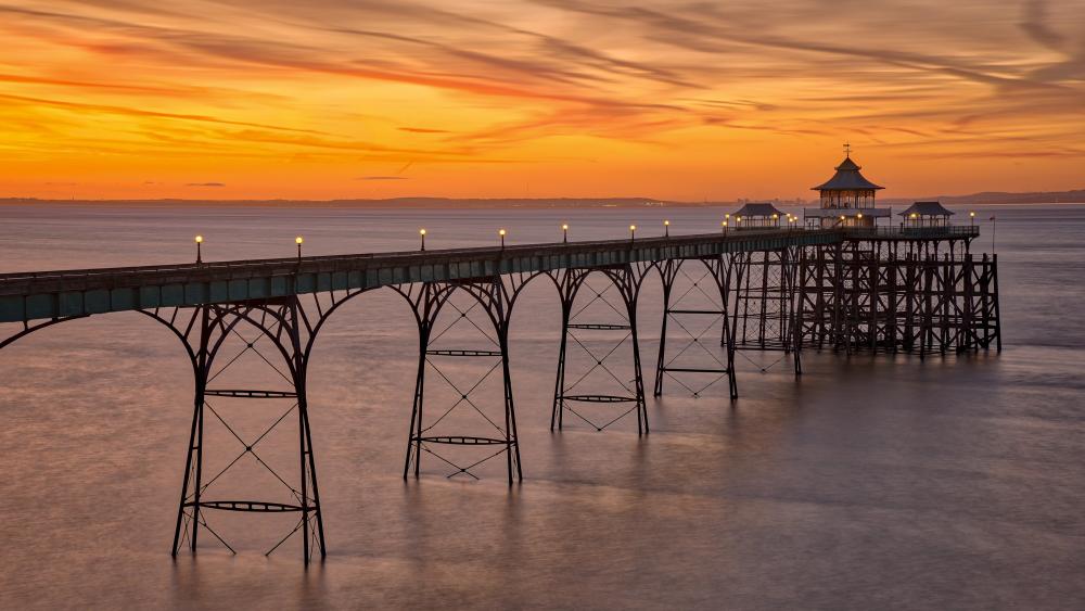 Sunset Serenity at Clevedon Pier wallpaper