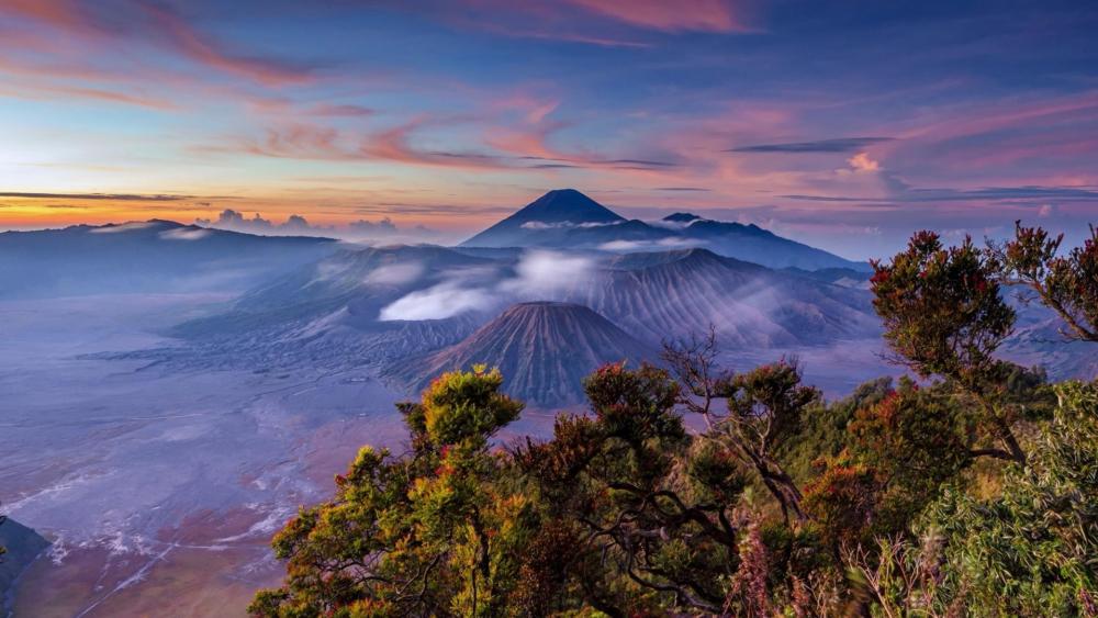 Mount Bromo's Majestic Morning Glow wallpaper