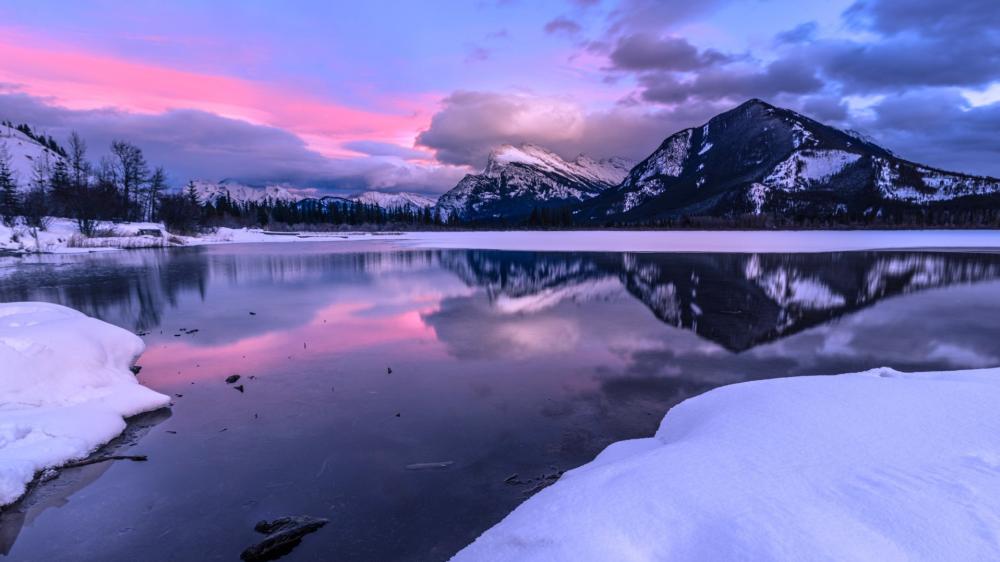 Winter’s Tranquility at Vermilion Lakes wallpaper