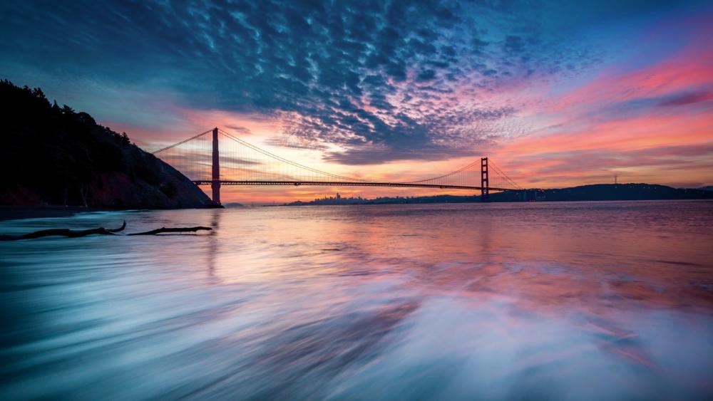 Golden Gate Bridge at Dusk with Vibrant Sky wallpaper