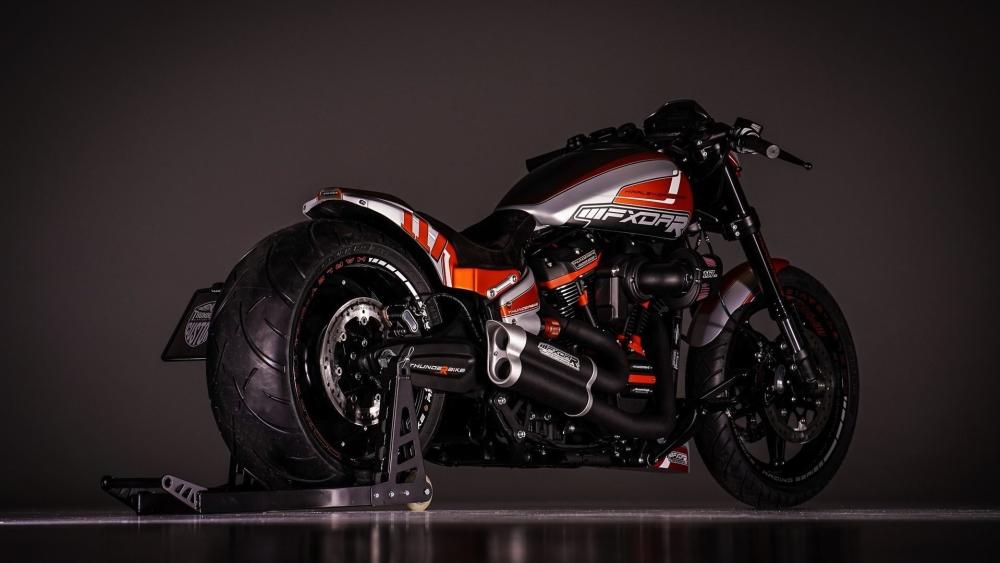 Sleek Thunderbike Chopper Design in Dynamic Style wallpaper