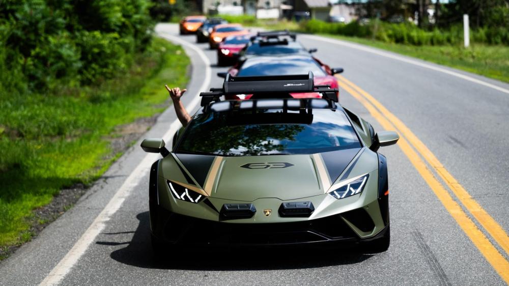 Lamborghini Huracan Adventure on the Open Road wallpaper