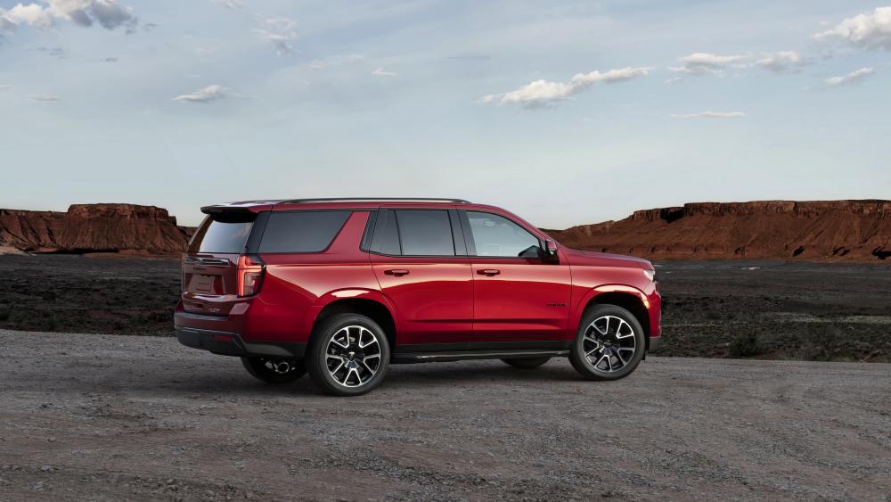Chevrolet Tahoe in Majestic Desert Landscape wallpaper