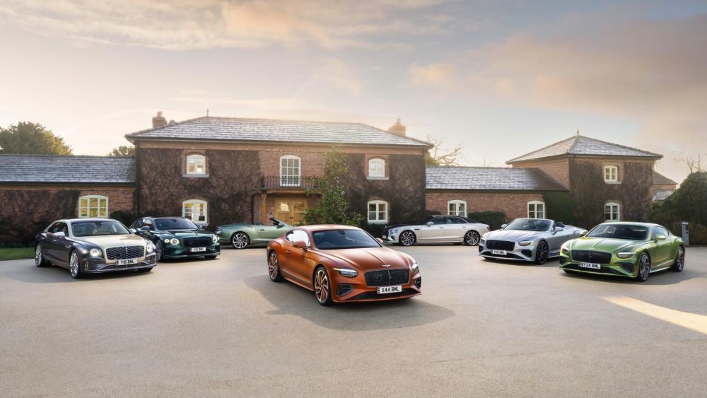 Elegance on Wheels: The Bentley Collection wallpaper