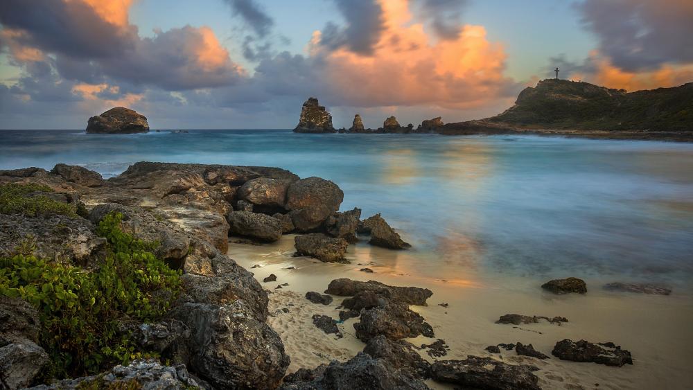 Dramatic Coastal View at Pointe des Châteaux wallpaper
