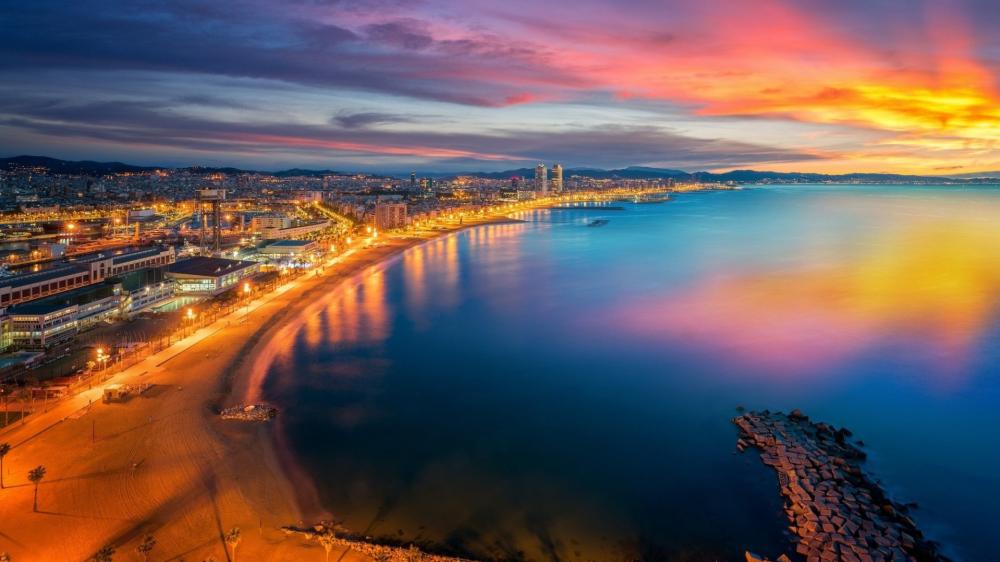 Barcelona's Evening Coastal Glow wallpaper