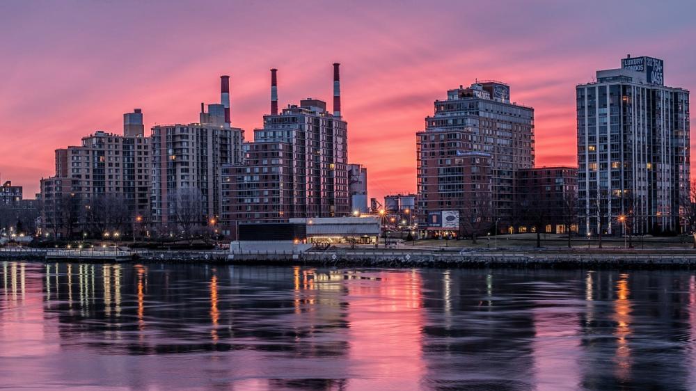 Pink Sunset over Roosevelt Island wallpaper