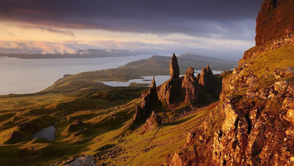 Majestic Landscape of The Storr at Sunrise wallpaper