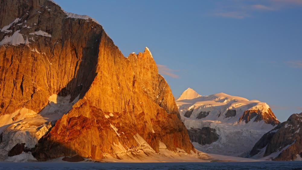 Sunrise Over Majestic Monte Fitz Roy Peaks wallpaper