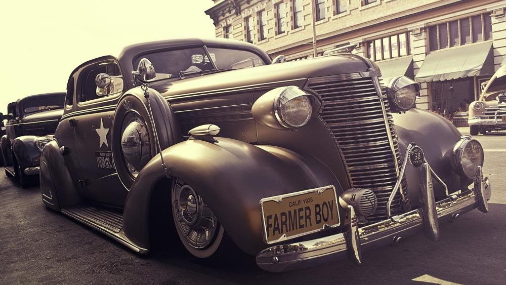 Vintage Elegance Classic Car in Monochrome 4K wallpaper