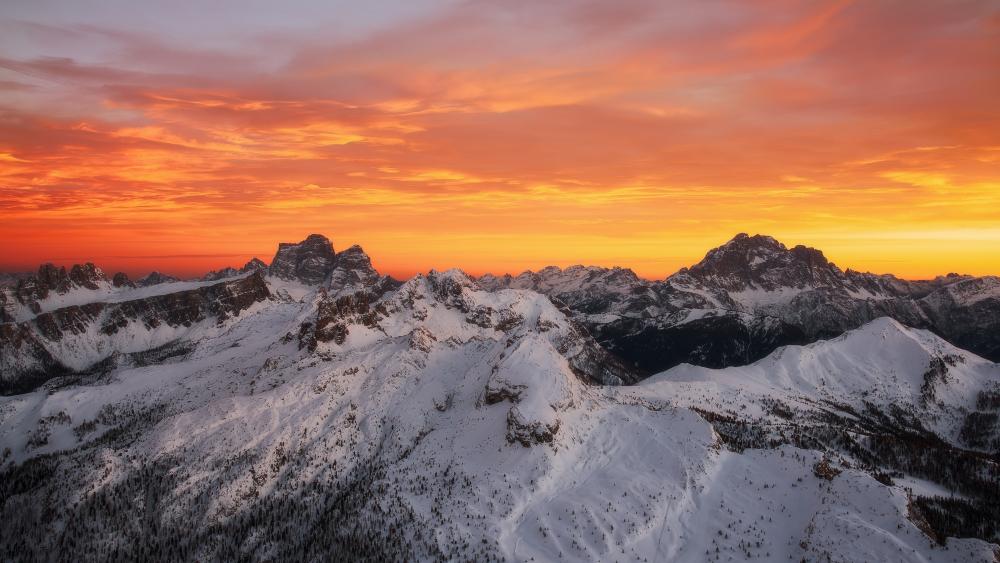 Sunset Over the Majestic Dolomites wallpaper