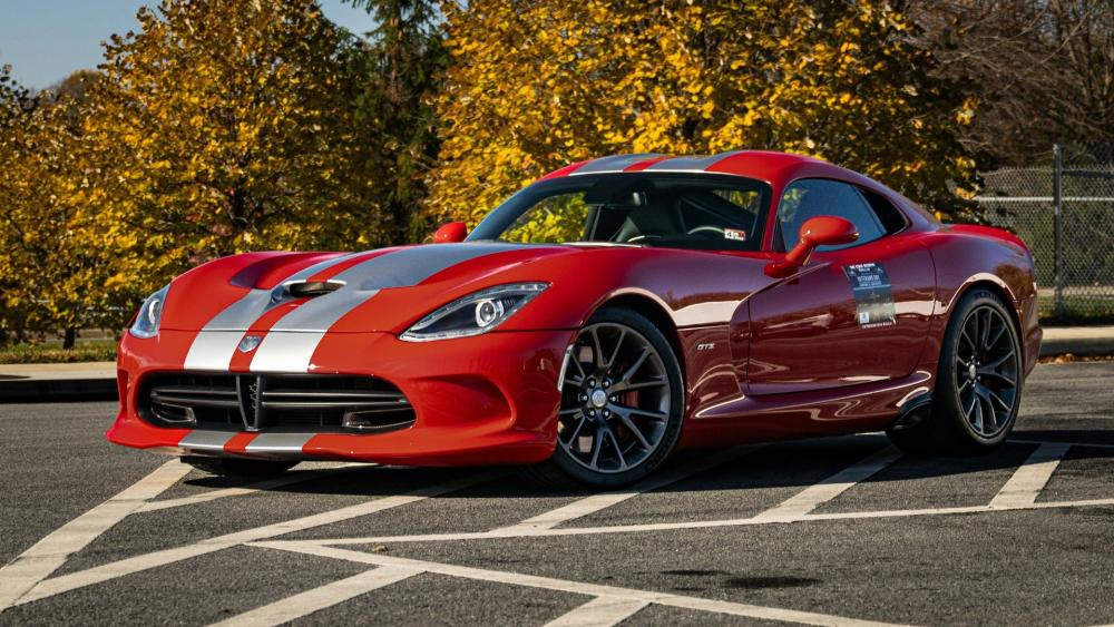 Dodge Viper Roars with Power and Style wallpaper