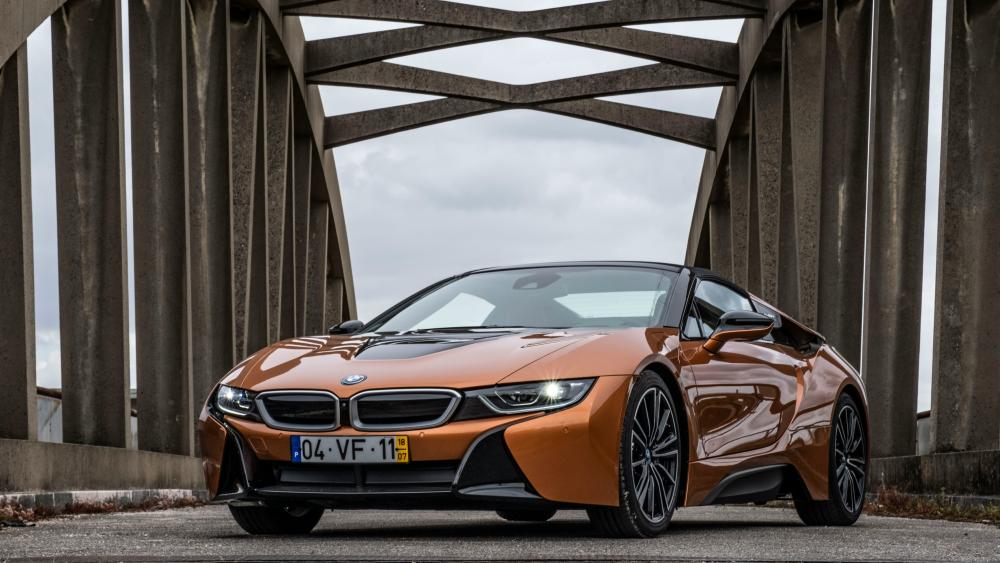 BMW i8 in Dynamic Bridge Setting wallpaper
