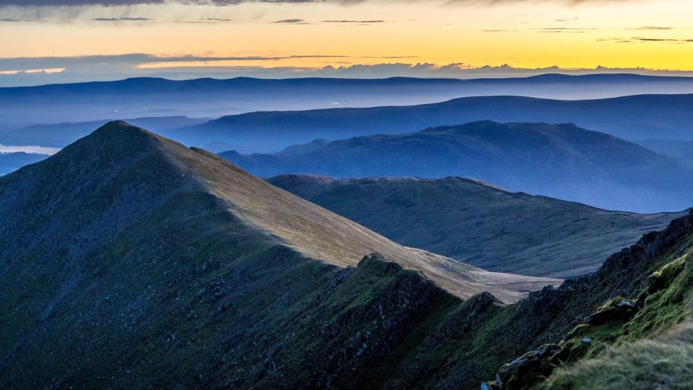 Breathtaking Dawn in Lake District National Park wallpaper