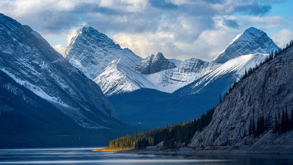 Summit Serenity in the Rocky Mountains wallpaper