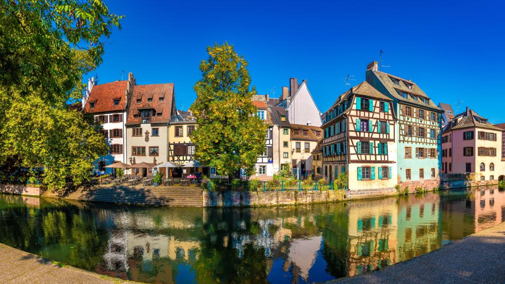 Petite France Serenity wallpaper
