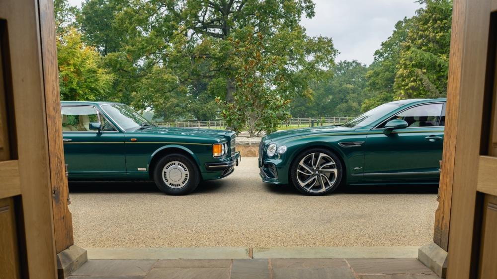 Classic Meets Contemporary in Bentley Showcase wallpaper
