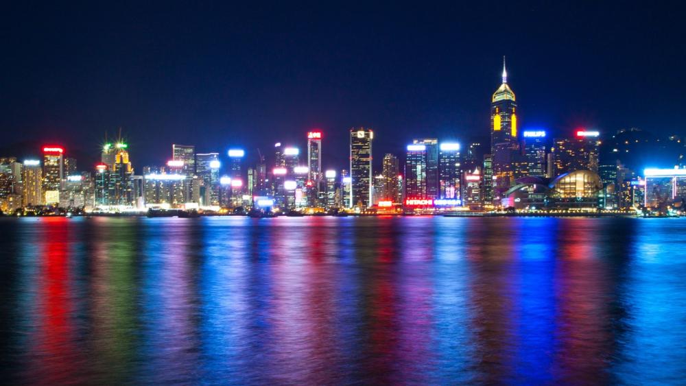 Vivid Cityscape Elegance at Nighttime wallpaper