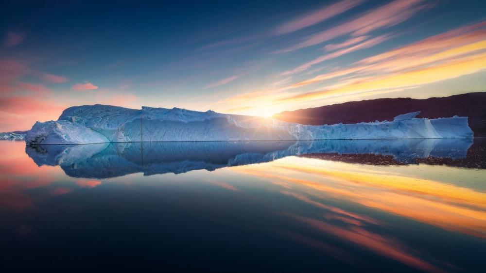 Stunning Iceberg Reflections wallpaper