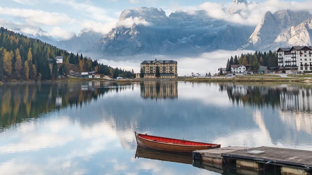 Serene Reflections at Lake Misurina in the Dolomites Alps wallpaper