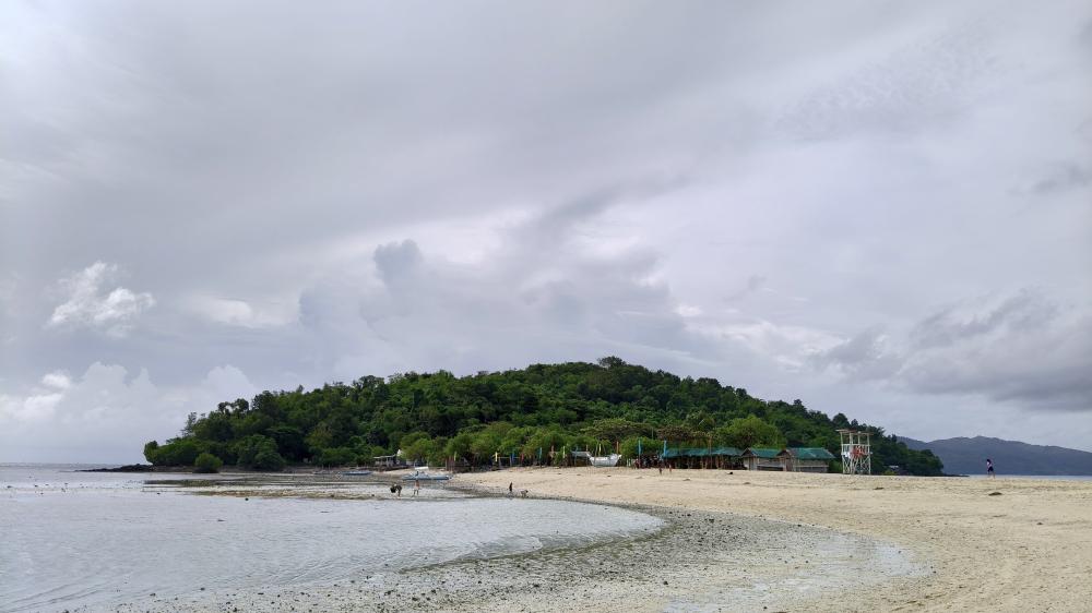 Serene Island Escape in the Philippines wallpaper