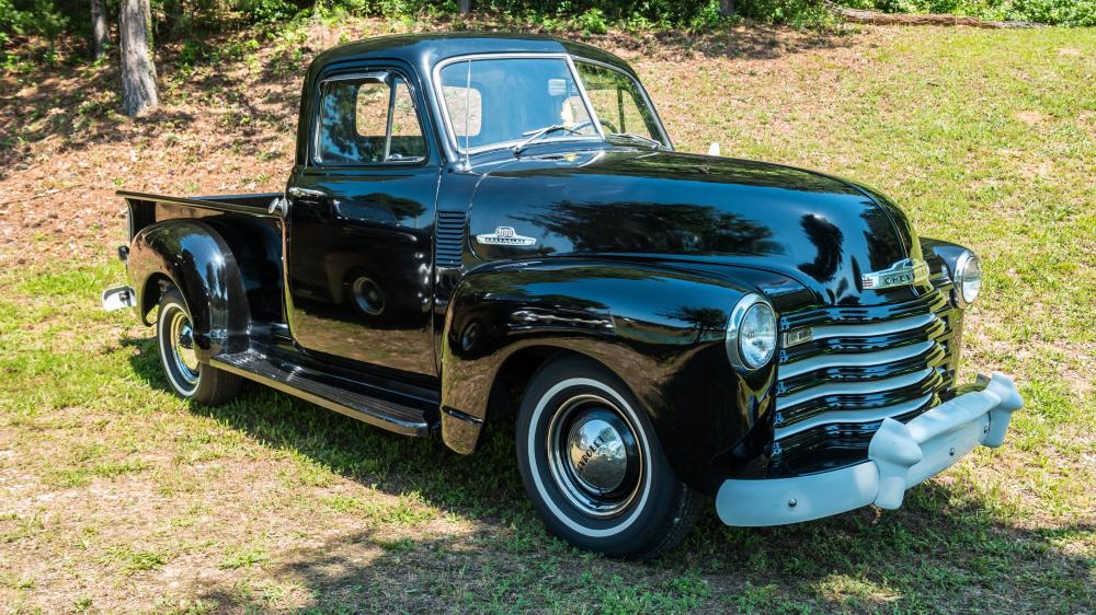 Glossy Chevrolet Advance Design Pickup Classic Vintage Truck Wallpaper 4K wallpaper