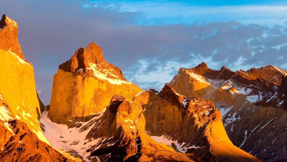 Golden Sunrise on Patagonia Peaks in Torres del Paine National Park wallpaper