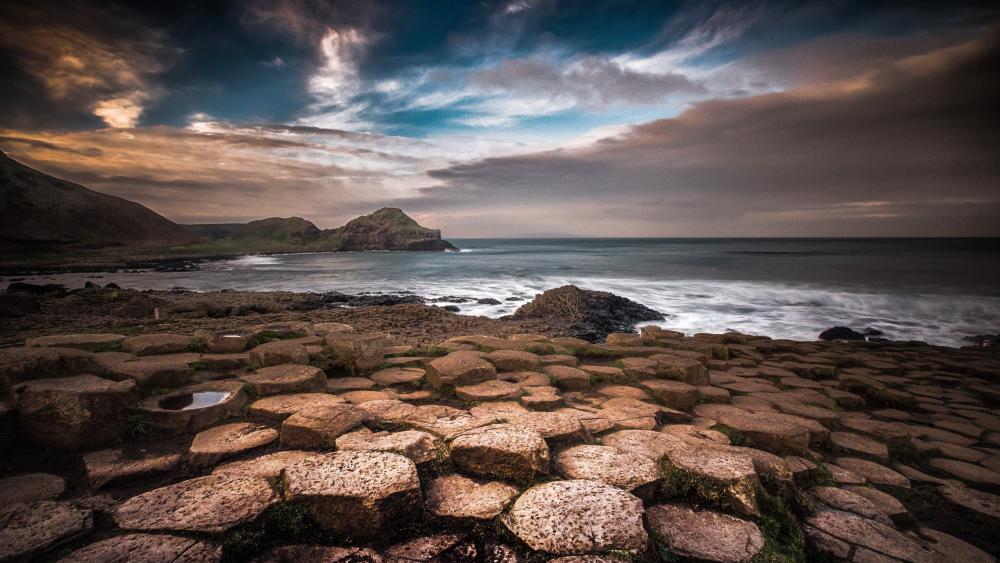 Giant's Causeway Basalt Columns at Dusk on the Northern Irish Coast wallpaper