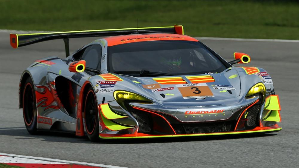 Clearwater Racing McLaren 650S GT3 Cutting Through the Track wallpaper