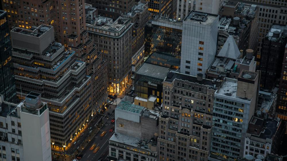Twilight Grid of Midtown Manhattan from Above in Crisp 5K wallpaper