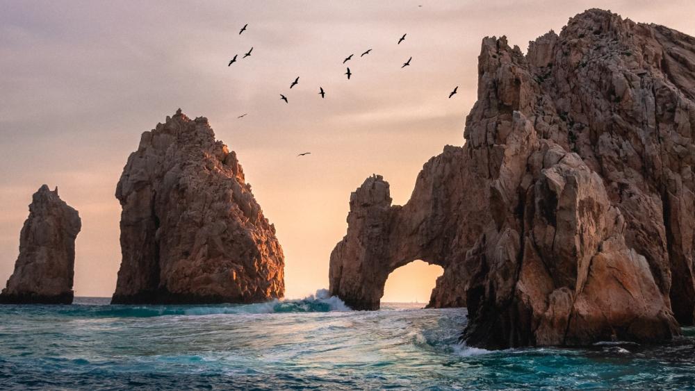 Sunset Serenity at the Arch of Cabo San Lucas wallpaper