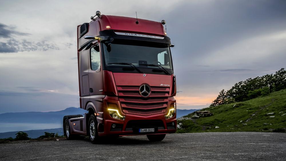 Mercedes-Benz Actros Semi Truck at Dusk in Crisp 4K wallpaper