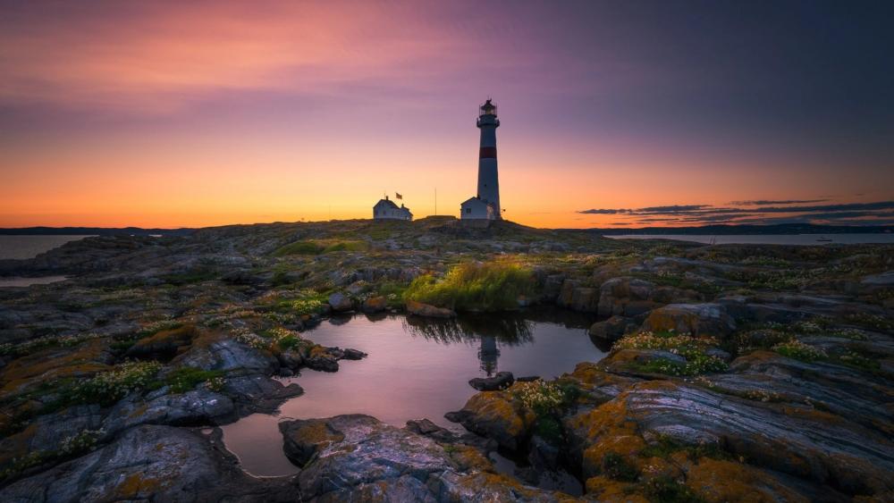 Twilight Serenity at Grip Lighthouse on Norway’s Rugged Coast wallpaper
