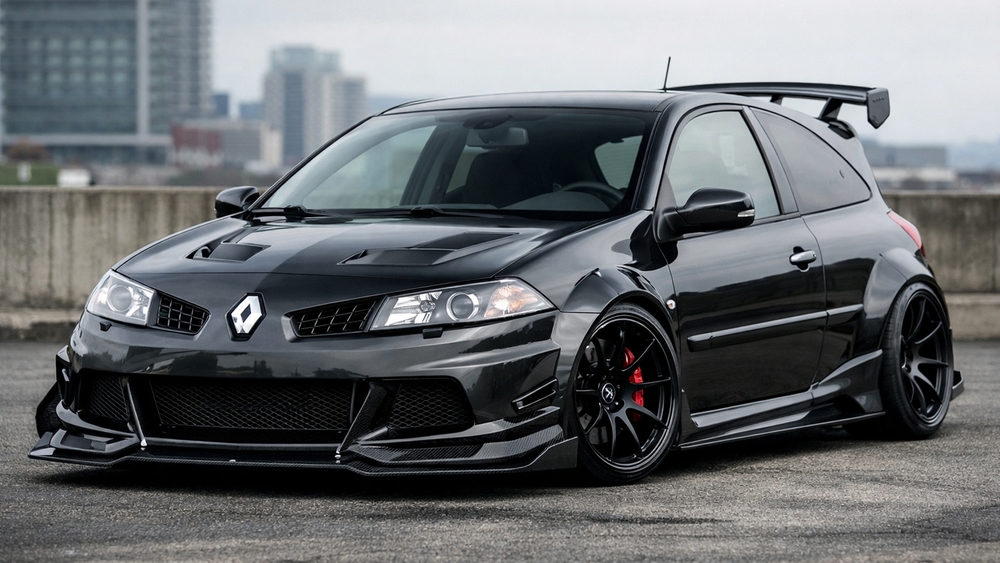 Stealth Black Renault Hot Hatch in Urban Skyline Light wallpaper