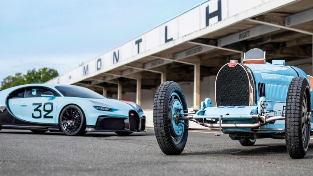 Bugatti Heritage Meets Hypercar Speed at the Montlhery Circuit wallpaper
