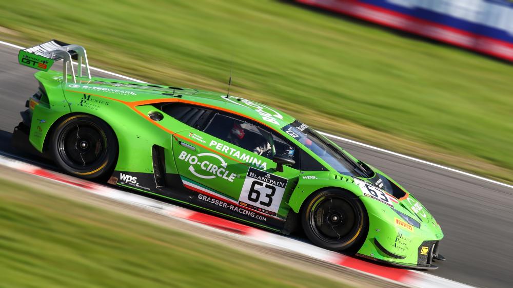 Lamborghini Huracán GT3 Charging Through the Apex in 4K wallpaper
